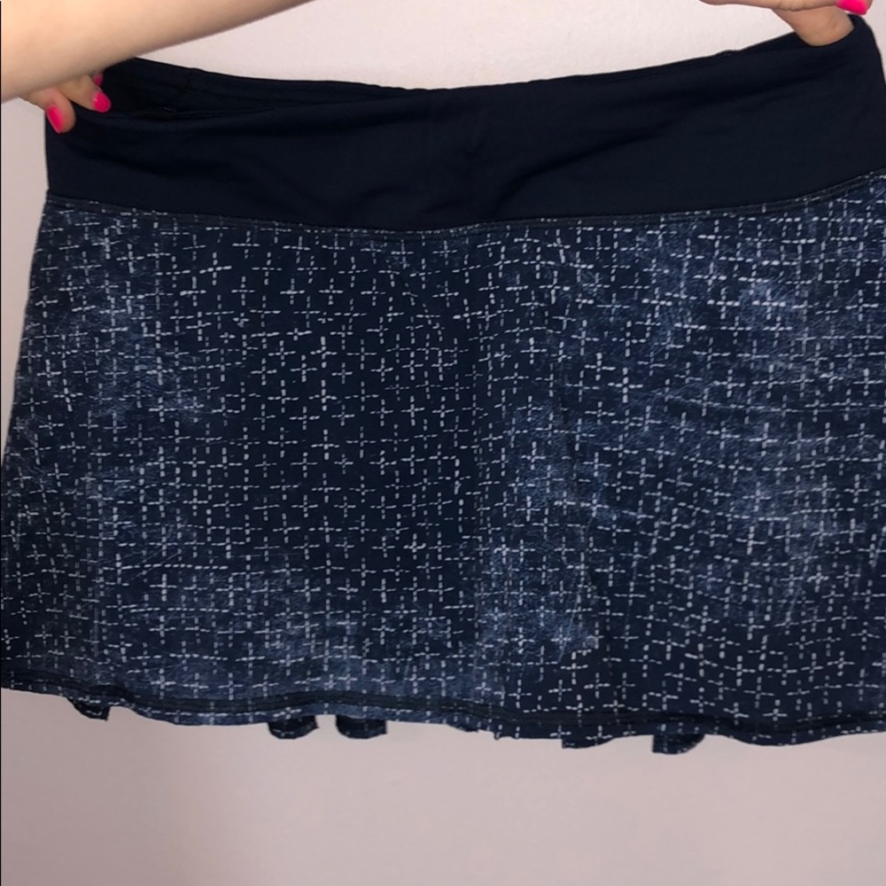 Size 6 Lululemon skirt